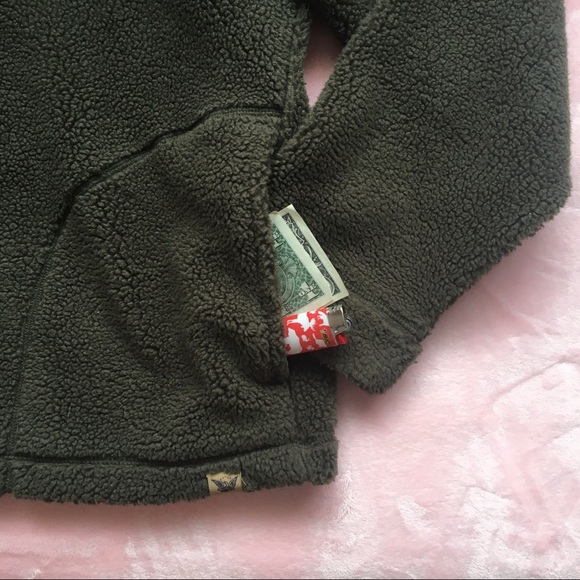 Men’s Brown Sherpa Fleece Quarter Zip (L) - Picture 13 of 14